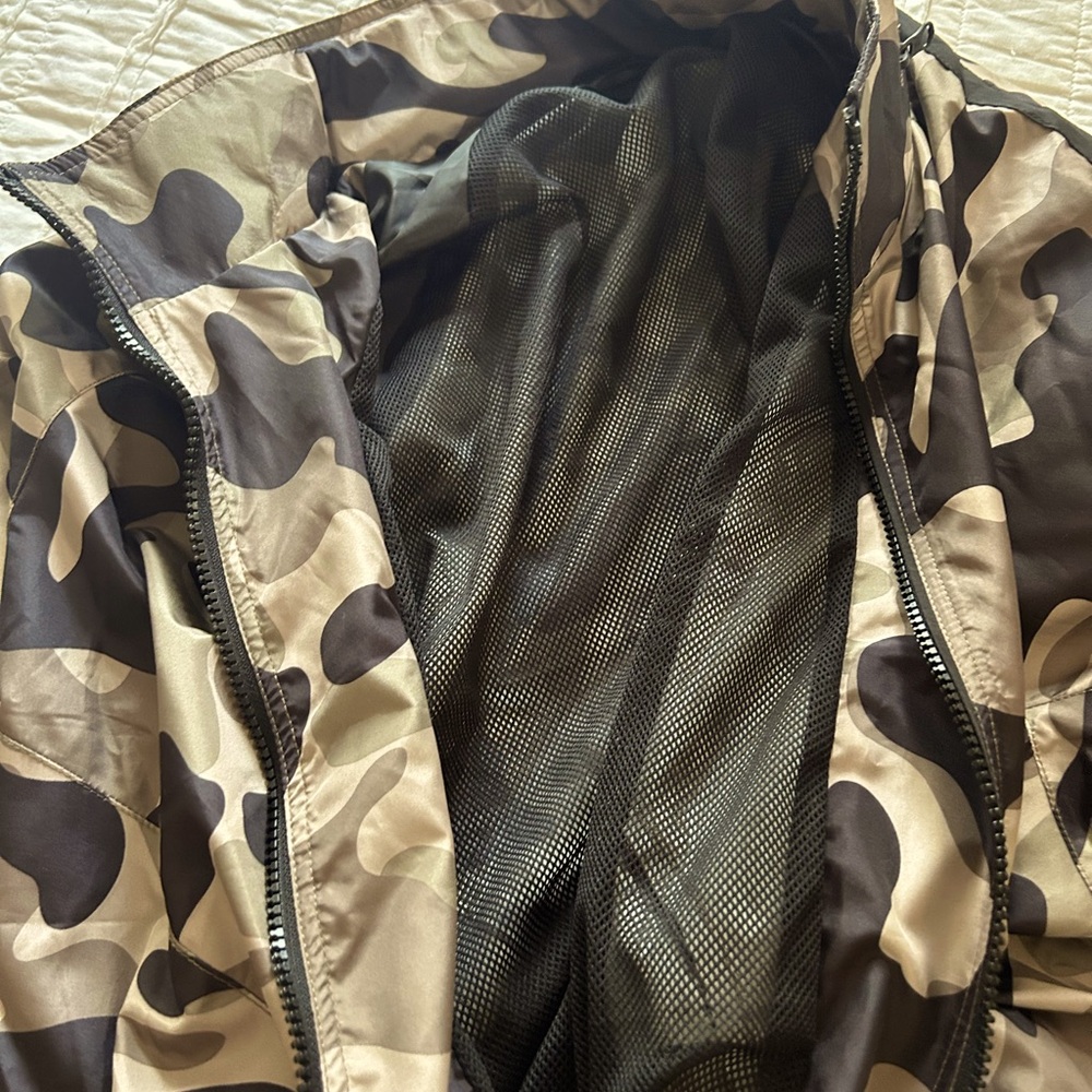 Blanc Noir wind breaker, zip up, elastic waist & cuffs, perfect for Spring